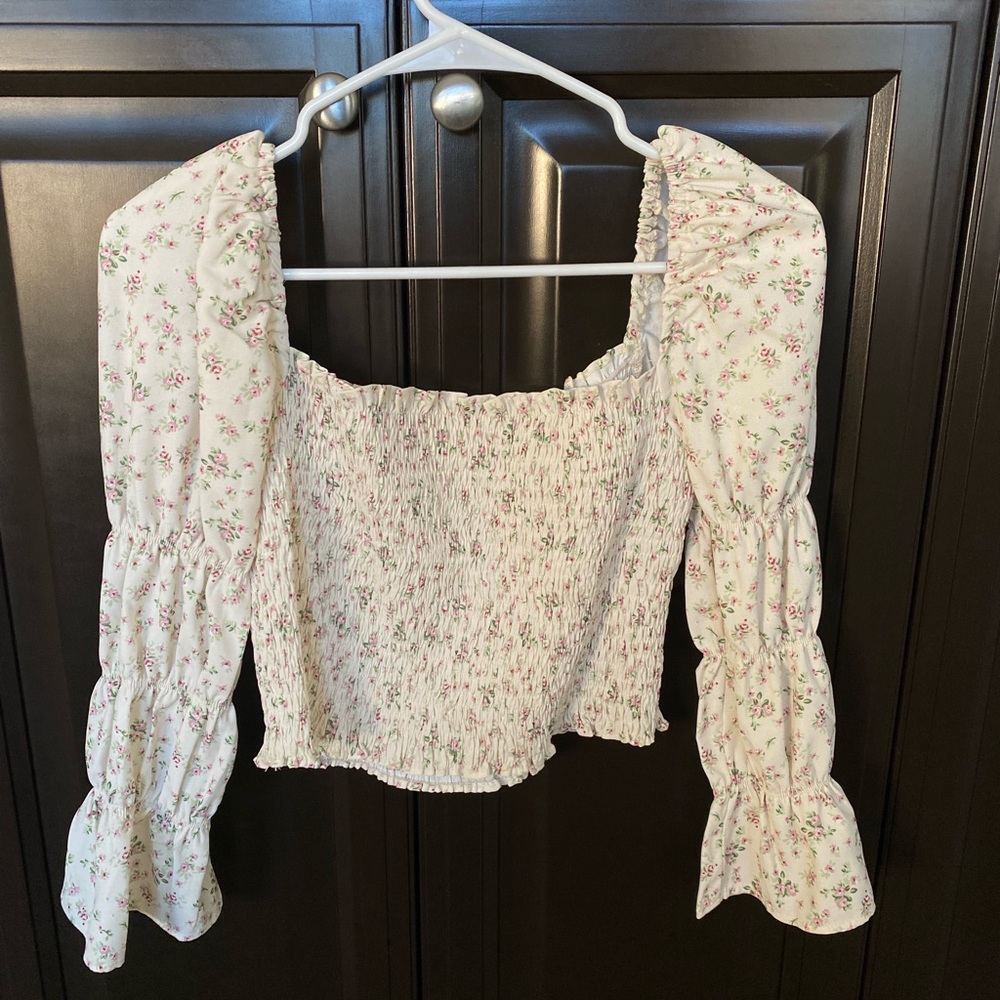 Floral puffed sleeve crop top